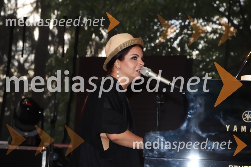  Neža Buh-Neisha, glasbenicaNeisha, Letni oder Ruše 2020