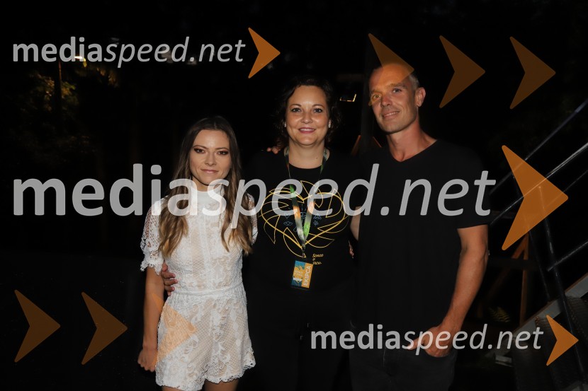  Karin Zemljič, pevka;  Lucija Smolnik, direktor festivala;  Mate Brodar - Bro, glasbenikNeisha, Letni oder Ruše 2020