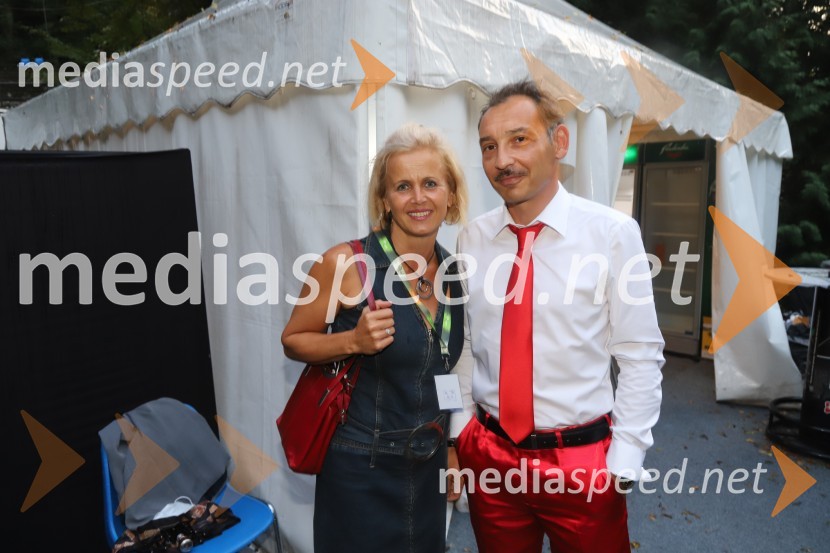  Anita  Mlakar, moderatorka in svetovalka za odnose z javnostmi;  Tadej Toš, igralec, komik in TV voditeljTadej Toš, Letni oder Ruše 2020