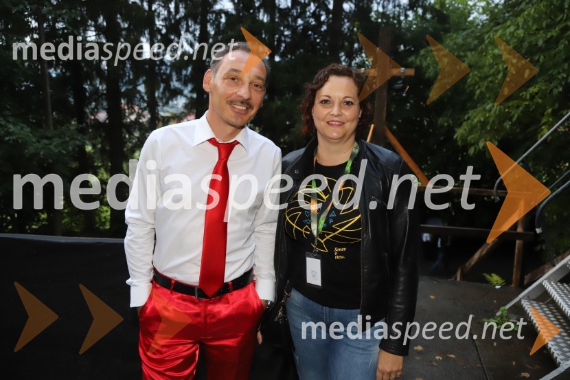  Tadej Toš, igralec, komik in TV voditelj;  Lucija Smolnik, direktor festivalaTadej Toš, Letni oder Ruše 2020