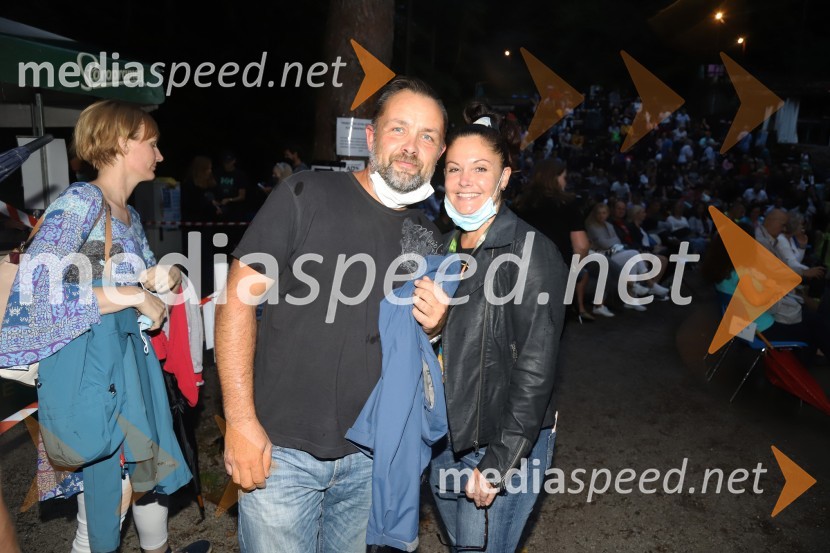  Dejan Rebernik,  direktor Adverta, spletni marketing;  Urška  Repolusk, županja občine RušeTadej Toš, Letni oder Ruše 2020