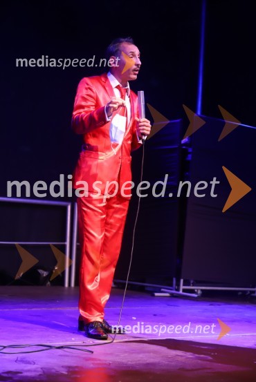  Tadej Toš, igralec, komik in TV voditeljTadej Toš, Letni oder Ruše 2020