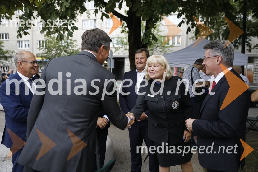  ... ;  Borut Pahor, predsednik Republike Slovenije; dr. Aleksander Jevšek, župan, Mestna občina Murska Sobota; mag. Lučka  Lazarev Šerbec,  ravnateljica OŠ Borcev za severno mejo;  ... Odkritje spomenika, posvečenega 100. obletnici priključitve Prekmurja in združitve prekmurskih Slovencev z matičnim narodom