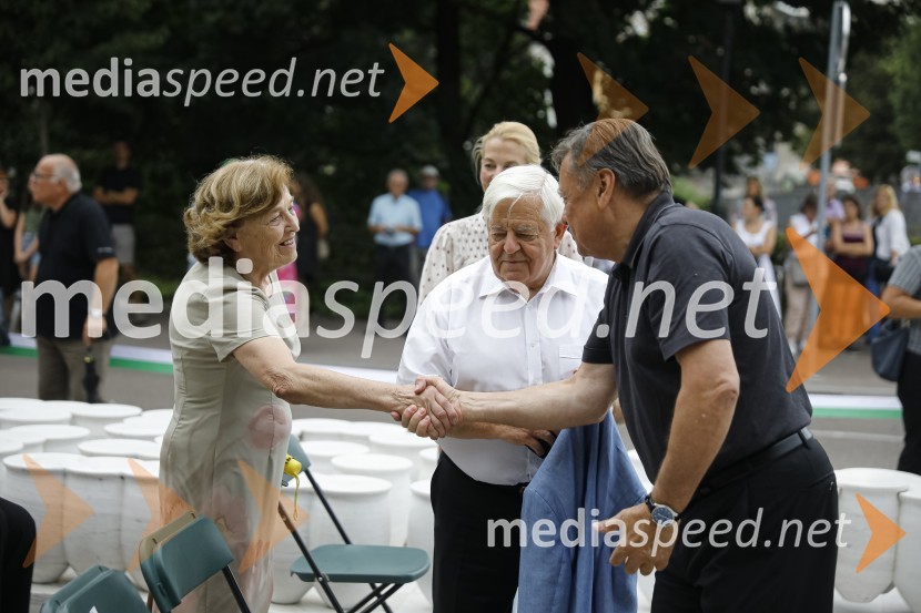  Štefka Kučan;  Milan Kučan, nekdanji predsednik Republike Slovenije;  Zoran Janković, župan, Mestna občina LjubljanaOdkritje spomenika, posvečenega 100. obletnici priključitve Prekmurja in združitve prekmurskih Slovencev z matičnim narodom