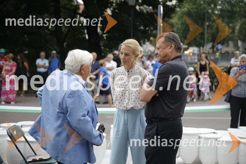  Milan Kučan, nekdanji predsednik Republike Slovenije;  ... ;  Zoran Janković, župan, Mestna občina LjubljanaOdkritje spomenika, posvečenega 100. obletnici priključitve Prekmurja in združitve prekmurskih Slovencev z matičnim narodom