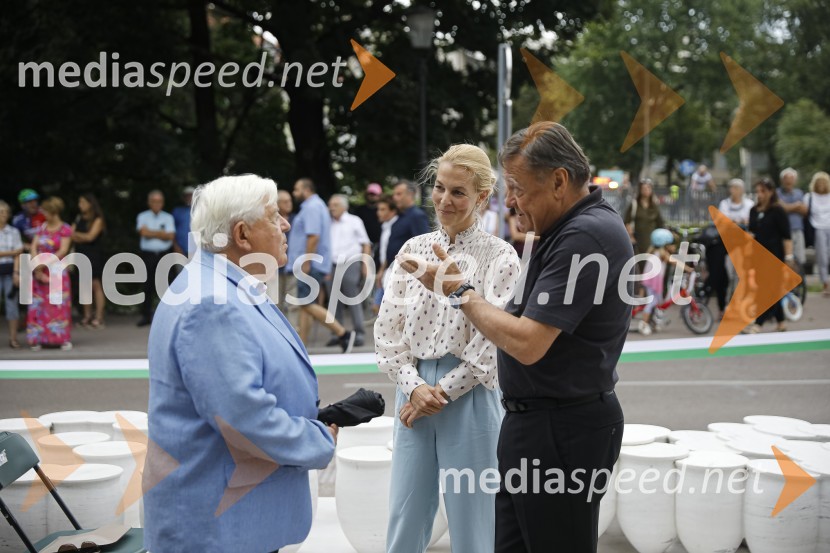  Milan Kučan, nekdanji predsednik Republike Slovenije;  ... ;  Zoran Janković, župan, Mestna občina LjubljanaOdkritje spomenika, posvečenega 100. obletnici priključitve Prekmurja in združitve prekmurskih Slovencev z matičnim narodom