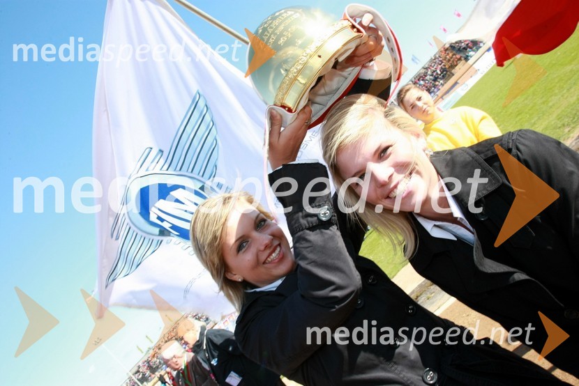 Štartni dekliciSPEEDWAY, 60. Zlata čelada
