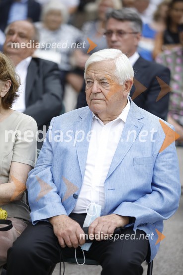  Milan Kučan, nekdanji predsednik Republike SlovenijeOdkritje spomenika, posvečenega 100. obletnici priključitve Prekmurja in združitve prekmurskih Slovencev z matičnim narodom