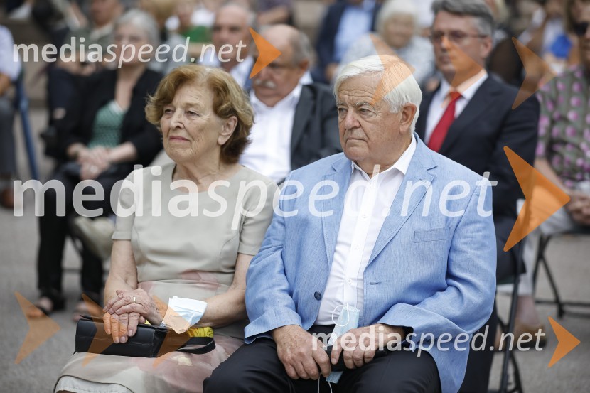  Štefka Kučan;  Milan Kučan, nekdanji predsednik Republike SlovenijeOdkritje spomenika, posvečenega 100. obletnici priključitve Prekmurja in združitve prekmurskih Slovencev z matičnim narodom