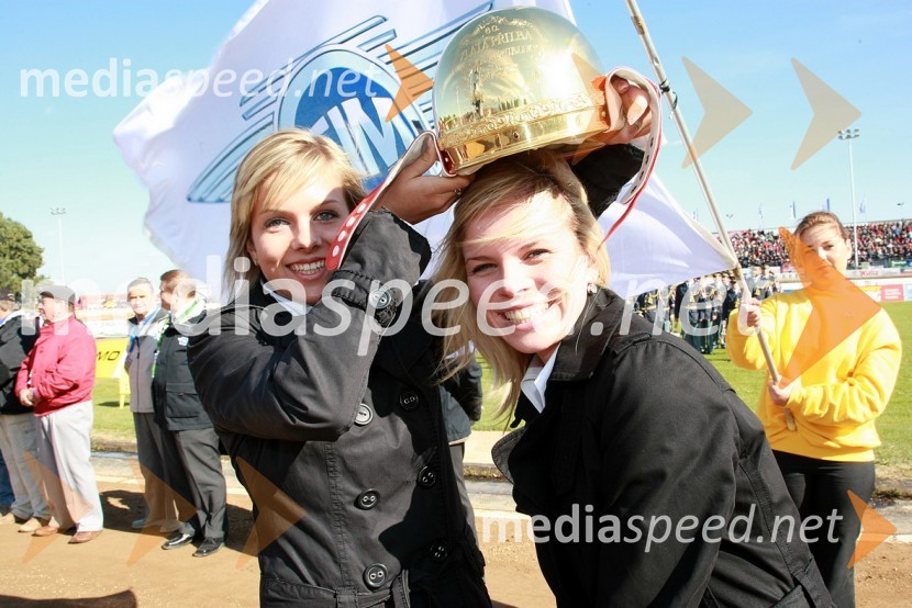 Štartni dekliciSPEEDWAY, 60. Zlata čelada