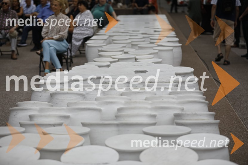 Spomenik akademskega kiparja Zorana Srdića JanežičaOdkritje spomenika, posvečenega 100. obletnici priključitve Prekmurja in združitve prekmurskih Slovencev z matičnim narodom