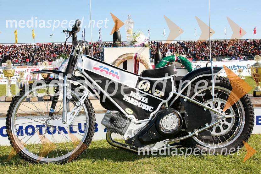 Motor JRM, nagrada za zmagovalcaSPEEDWAY, 60. Zlata čelada