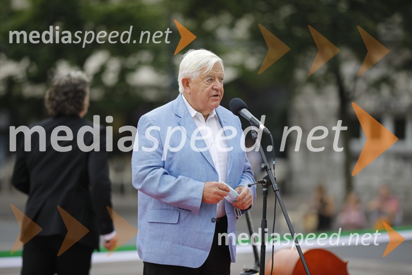  Milan Kučan, nekdanji predsednik Republike SlovenijeOdkritje spomenika, posvečenega 100. obletnici priključitve Prekmurja in združitve prekmurskih Slovencev z matičnim narodom