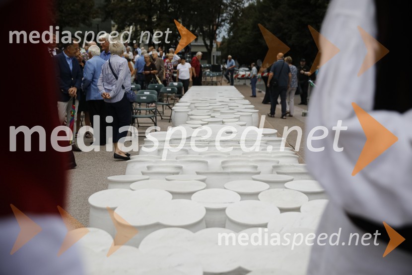 Spomenik akademskega kiparja Zorana Srdića JanežičaOdkritje spomenika, posvečenega 100. obletnici priključitve Prekmurja in združitve prekmurskih Slovencev z matičnim narodom