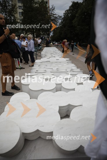 Spomenik akademskega kiparja Zorana Srdića JanežičaOdkritje spomenika, posvečenega 100. obletnici priključitve Prekmurja in združitve prekmurskih Slovencev z matičnim narodom