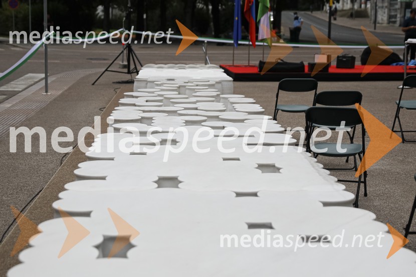 Spomenik akademskega kiparja Zorana Srdića JanežičaOdkritje spomenika, posvečenega 100. obletnici priključitve Prekmurja in združitve prekmurskih Slovencev z matičnim narodom