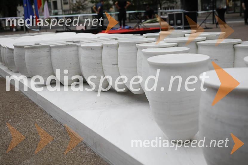 Spomenik akademskega kiparja Zorana Srdića JanežičaOdkritje spomenika, posvečenega 100. obletnici priključitve Prekmurja in združitve prekmurskih Slovencev z matičnim narodom