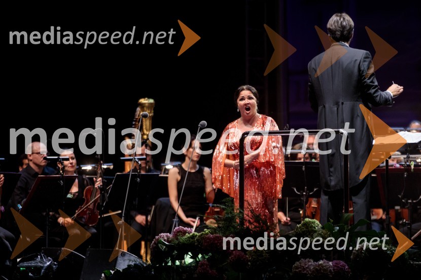  Anna Netrebko, sopranistka;  Michelangelo Mazza, dirigentAna Netrebko in Jusif Ejvazov, koncert opernih arij, 68. Ljubljana Festivala