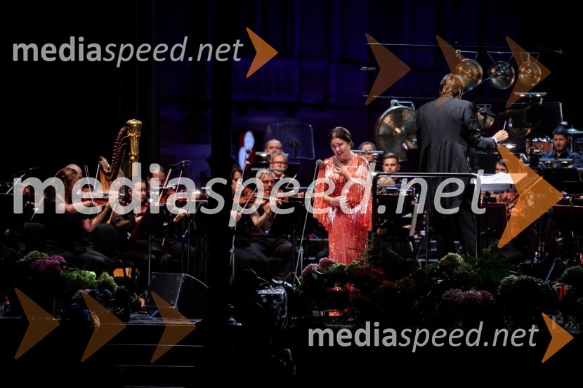  Anna Netrebko, sopranistka;  Michelangelo Mazza, dirigentAna Netrebko in Jusif Ejvazov, koncert opernih arij, 68. Ljubljana Festivala