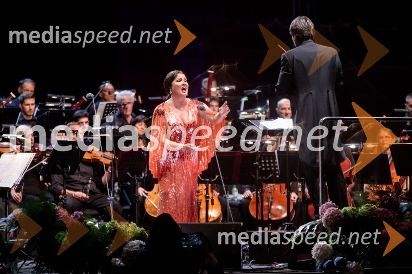  Anna Netrebko, sopranistka;  Michelangelo Mazza, dirigentAna Netrebko in Jusif Ejvazov, koncert opernih arij, 68. Ljubljana Festivala