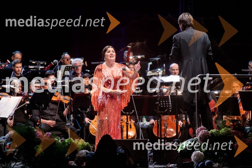 Anna Netrebko, sopranistka;  Michelangelo Mazza, dirigentAna Netrebko in Jusif Ejvazov, koncert opernih arij, 68. Ljubljana Festivala
