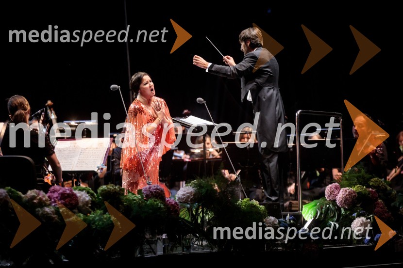  Anna Netrebko, sopranistka;  Michelangelo Mazza, dirigentAna Netrebko in Jusif Ejvazov, koncert opernih arij, 68. Ljubljana Festivala
