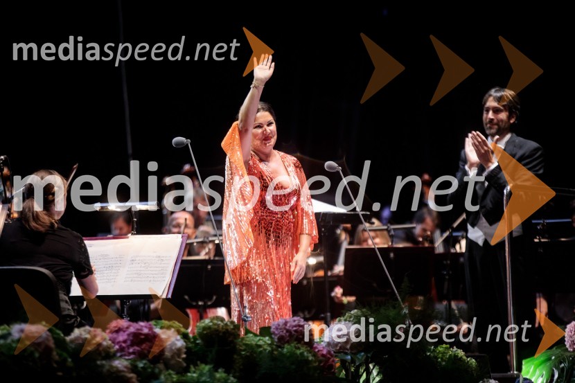  Anna Netrebko, sopranistka;  Michelangelo Mazza, dirigentAna Netrebko in Jusif Ejvazov, koncert opernih arij, 68. Ljubljana Festivala