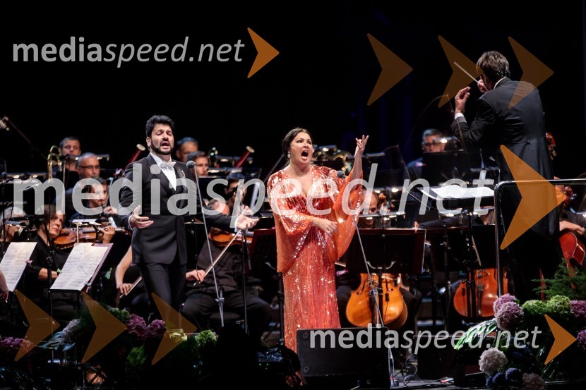  Jusif Ejvazov, tenor;  Anna Netrebko, sopranistka;  Michelangelo Mazza, dirigentAna Netrebko in Jusif Ejvazov, koncert opernih arij, 68. Ljubljana Festivala