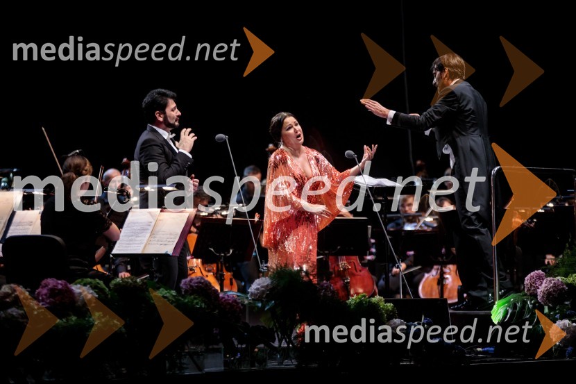  Jusif Ejvazov, tenor;  Anna Netrebko, sopranistka;  Michelangelo Mazza, dirigentAna Netrebko in Jusif Ejvazov, koncert opernih arij, 68. Ljubljana Festivala