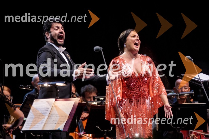  Jusif Ejvazov, tenor;  Anna Netrebko, sopranistkaAna Netrebko in Jusif Ejvazov, koncert opernih arij, 68. Ljubljana Festivala