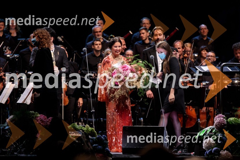  Anna Netrebko, sopranistka;  Michelangelo Mazza, dirigentAna Netrebko in Jusif Ejvazov, koncert opernih arij, 68. Ljubljana Festivala