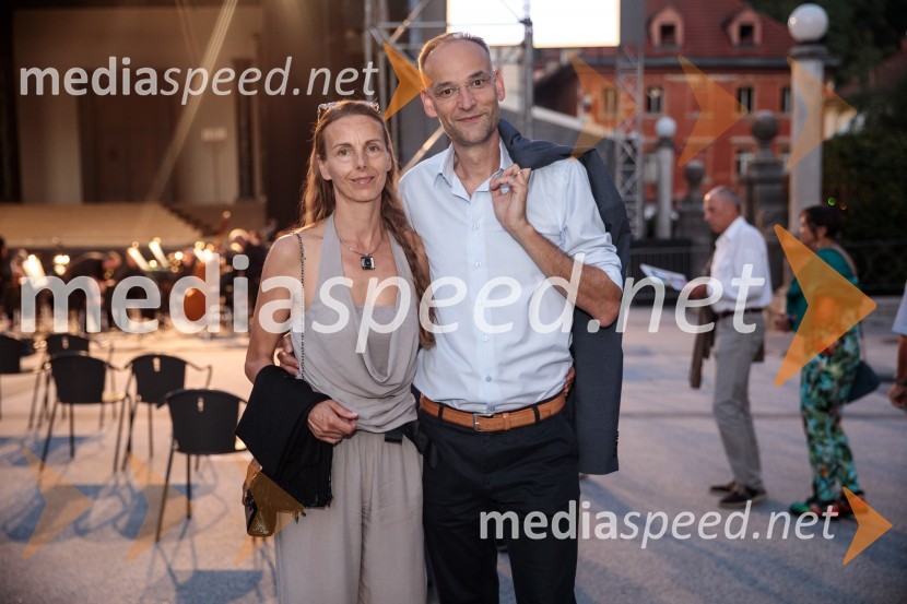  Mojca Salkič;  Aleksander Salkič, svetovalec predsednika uprave Petrol d.d.Nabucco, opera v okviru 68. Ljubljana Festivala