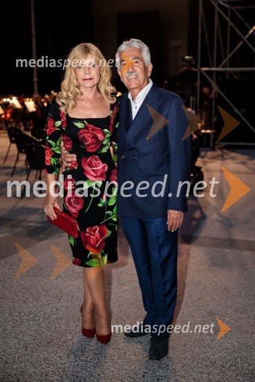  Darja Kuhar Kotnik, soustanoviteljica in podpredsednica Društva za zdravje naroda;  Rajko Kotnik, državni pravobranilec, bivši predsednik Lions Ljubljana RožnikNabucco, opera v okviru 68. Ljubljana Festivala