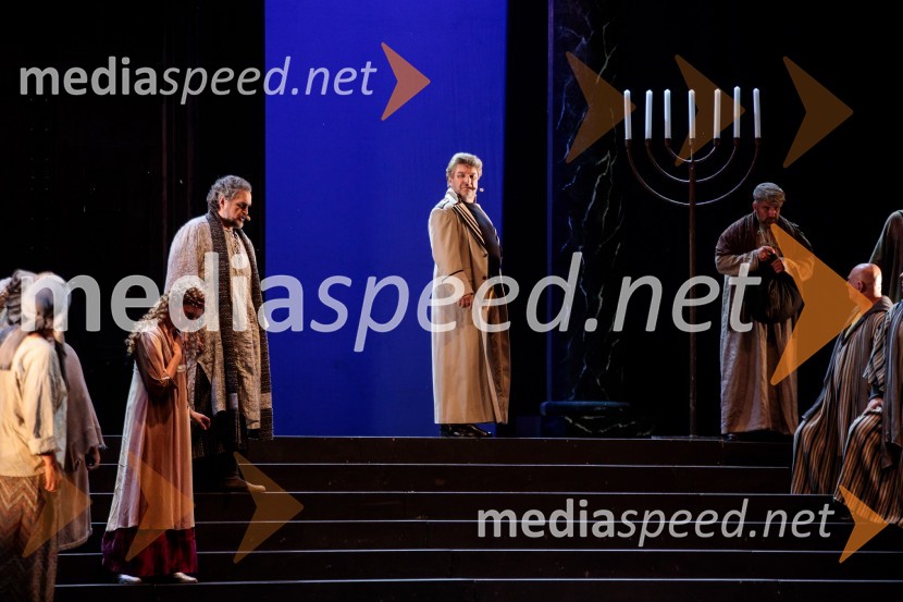  Riccardo  Zanellato, operni pevec;  Elena Dobravec, operna pevka;  Branko Robinšak, operni pevec;  ... Nabucco, opera v okviru 68. Ljubljana Festivala