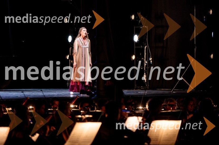  Elena Dobravec, operna pevkaNabucco, opera v okviru 68. Ljubljana Festivala
