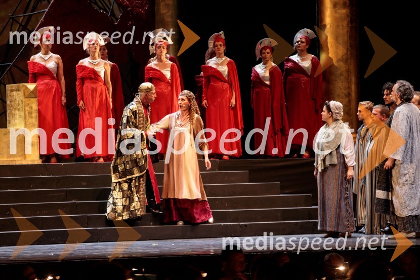  Marko Kobal, operni pevec;  Elena Dobravec, operna pevka;  Zala Hodnik, operna pevkaNabucco, opera v okviru 68. Ljubljana Festivala