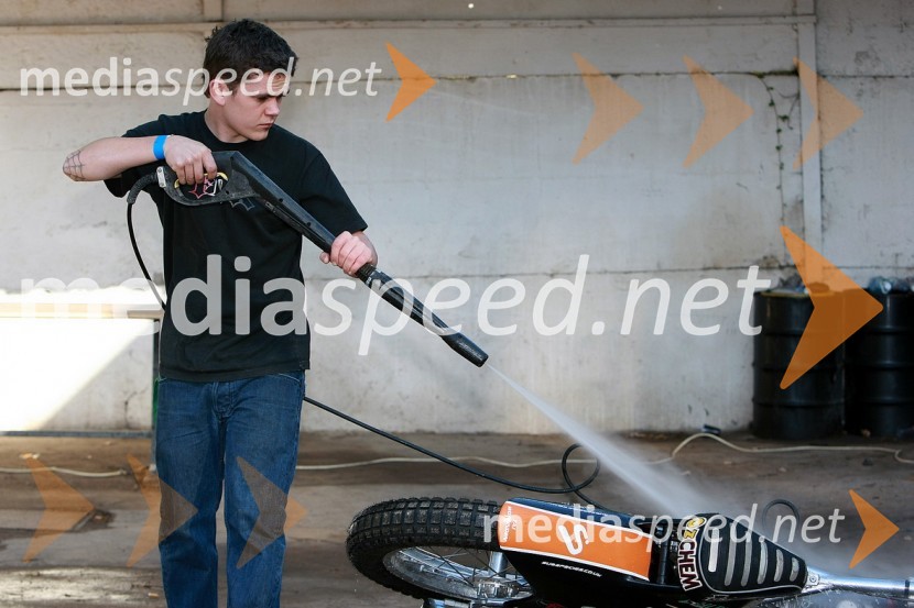 Tai Woffinden, Velika Britanija, čiščenje motorjaSPEEDWAY, 60. Zlata čelada