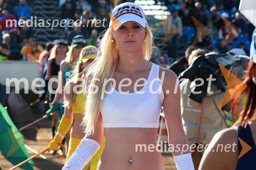 Štartna dekletaSPEEDWAY, 60. Zlata čelada