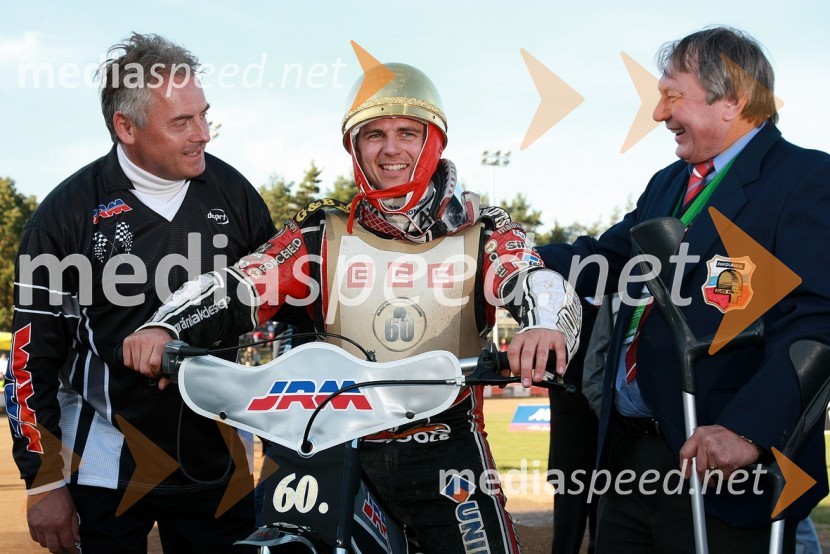 Štarter, Hans N. Andersen, Danska in Evzen Erban, predsednik AMK Zlata Prilba, Pardubice in direktor JRM-Jawa MotorsSPEEDWAY, 60. Zlata čelada