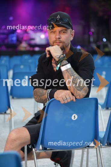  Tomi Meglič, glasbenik, pevec skupine SiddhartaSiddharta, Leonart in petkovo dogajanje, Festival Lent 2020