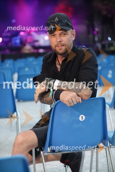  Tomi Meglič, glasbenik, pevec skupine SiddhartaSiddharta, Leonart in petkovo dogajanje, Festival Lent 2020