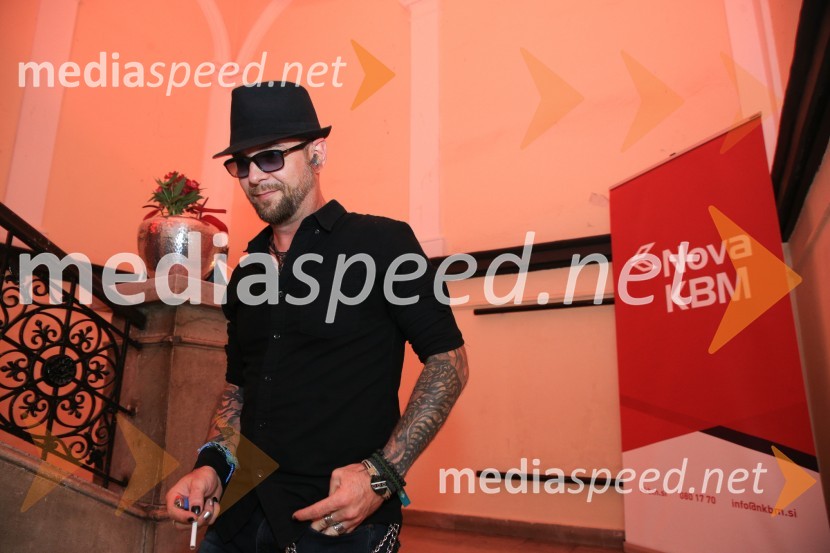  Tomi Meglič, glasbenik, pevec skupine SiddhartaSiddharta, Leonart in petkovo dogajanje, Festival Lent 2020