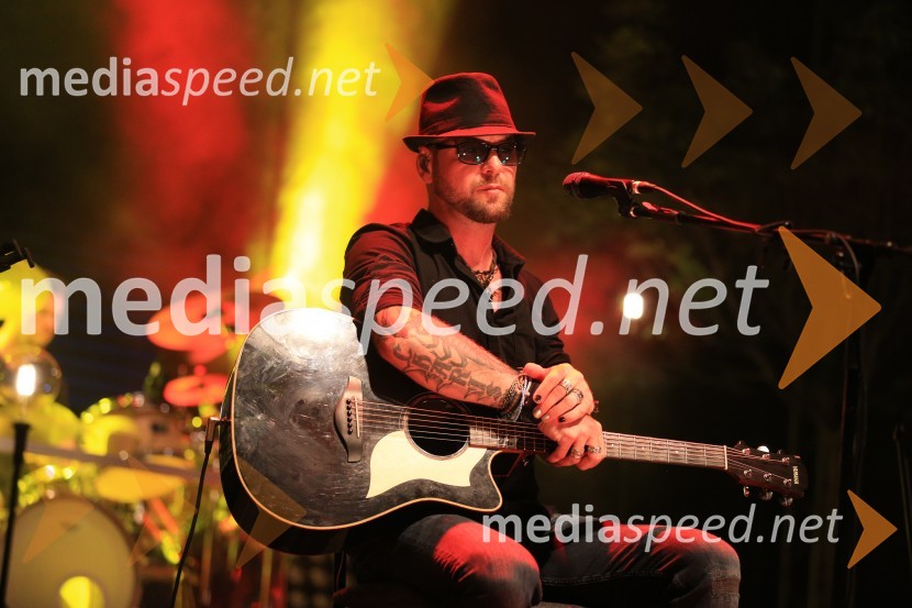  Tomi Meglič, glasbenik, pevec skupine SiddhartaSiddharta, Leonart in petkovo dogajanje, Festival Lent 2020