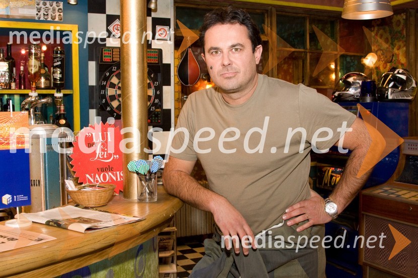 Jernej Kuntner, igralec, v nanizanki nastopa kot BliskSnemanje oddaje Brat bratu