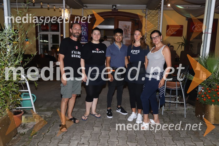  Tomaž Visket, Hiša Zahir;  ... ;  ... ;  ... ;  Ksenija Visket, Hiša ZahirSiti hlapci in sobotno dogajanje, Festival Lent 2020