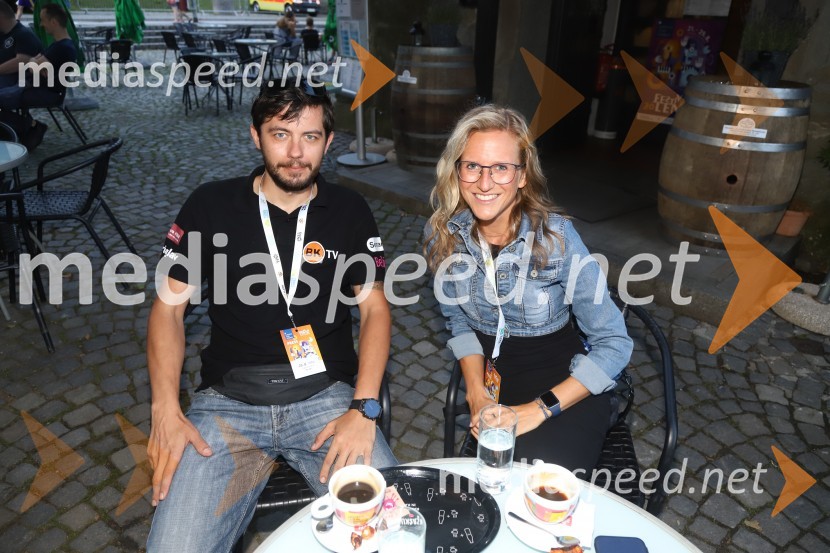  Grega Pehant, BK TV;  Špela Pokeržnik, glasbenica in novinarkaDimek in Davor Klarič, Emkej, Muzičari, Bojan Emeršič in nedeljsko dogajanje, Festival Lent 2020