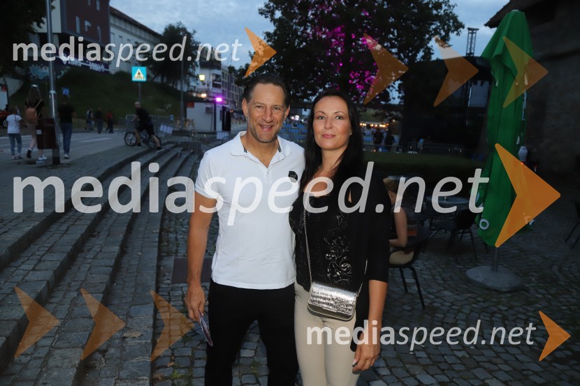  John Denhof, predsednik uprave NKBM;  Melita PipušDimek in Davor Klarič, Emkej, Muzičari, Bojan Emeršič in nedeljsko dogajanje, Festival Lent 2020