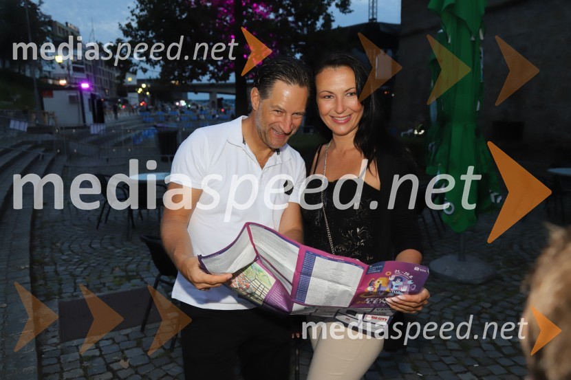  John Denhof, predsednik uprave NKBM;  Melita PipušDimek in Davor Klarič, Emkej, Muzičari, Bojan Emeršič in nedeljsko dogajanje, Festival Lent 2020