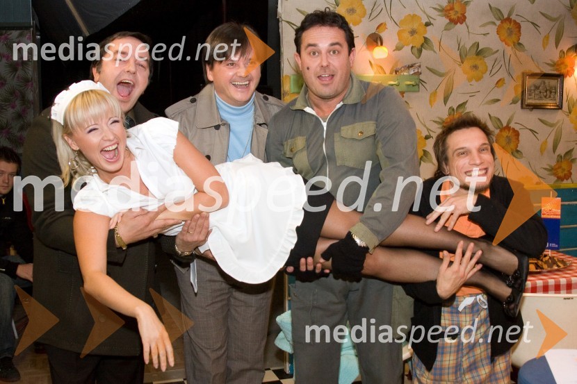 Renato Jenček, Jernej Kuntner, Branko Šturbej, Jaka Fon, igralci in Daniela, hrvaška pevkaSnemanje oddaje Brat bratu