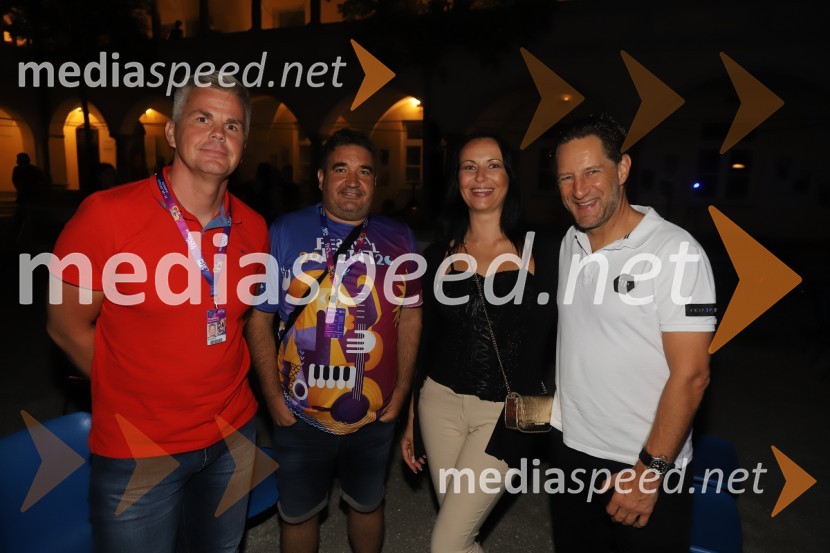  Dejan Ozimič, direktor podjetja Soundbiro;  ... ;  Melita Pipuš;  John Denhof, predsednik uprave NKBMDimek in Davor Klarič, Emkej, Muzičari, Bojan Emeršič in nedeljsko dogajanje, Festival Lent 2020